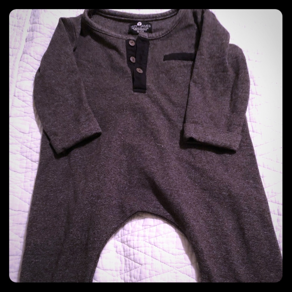 Troy James The Boys Collection onesie 12-18M
